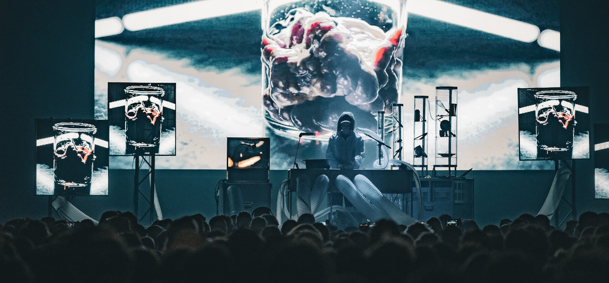 JACQUES + KAHNJI - 104